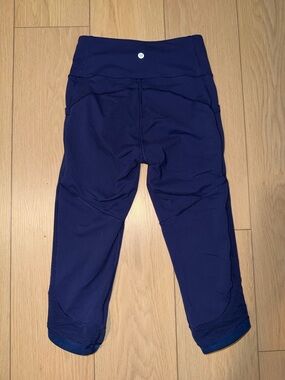lululemon athletica Women’s Navy Cropped High-Rise Leggings with Side Pockets